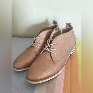 Atmosphere Shoes Size 7